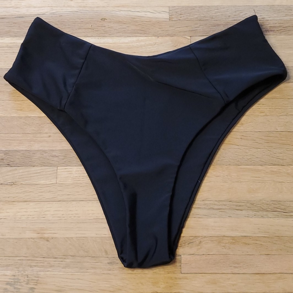 Cheeky bikini bottom